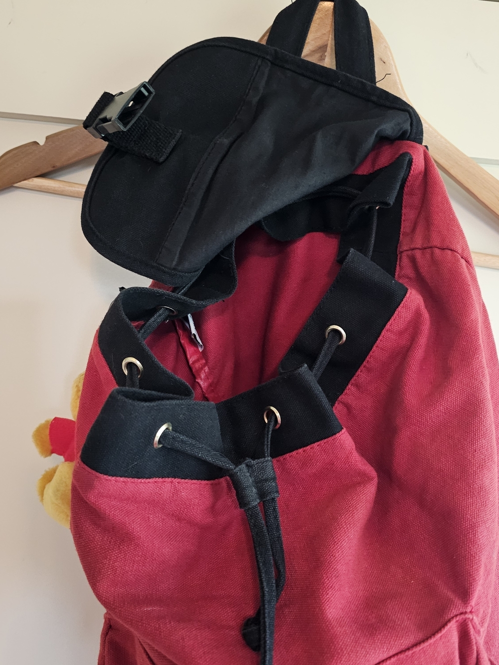Winnie the Pooh Red Canvas Backpack with Pooh Plush Charm Y2K Vintage - Picture 4 of 8